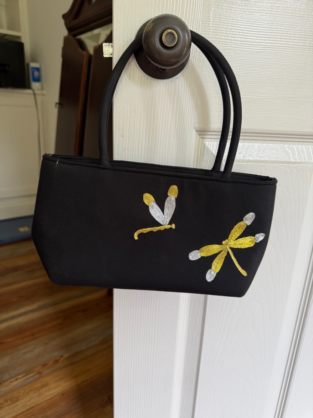 NWOT- PURSE SILK W/Dragonfly Embroidered